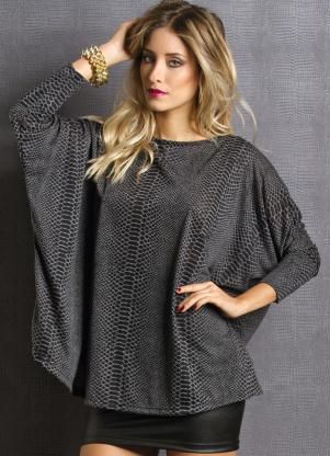 Blusa com Estampa de Cobra Chumbo