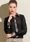 Camisa com Detalhes Estampados Preto